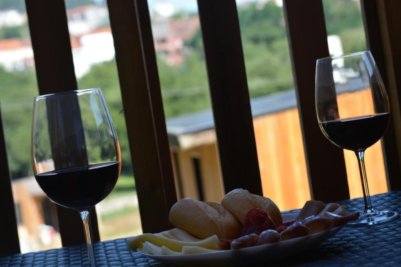 Cabanas Compostela - Cabana A Carballeira サンティアゴ・デ・コンポステーラ エクステリア 写真